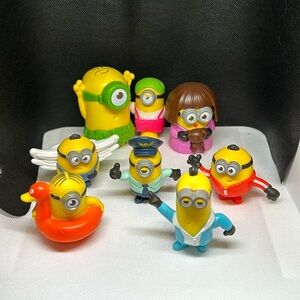Lot of 8 Minions McDonald’s figurines